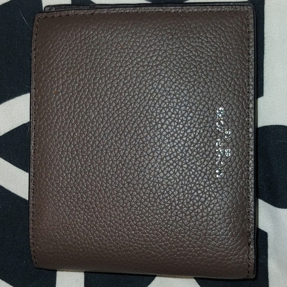 NWT Michael Kors Wallet - Picture 7 of 8